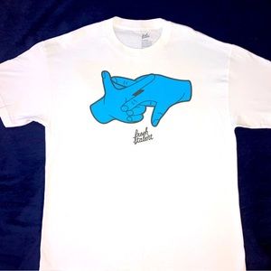 New w/out tags, Fresh Talent Graphic T Shirt Short Sleeve, XL. White Blue